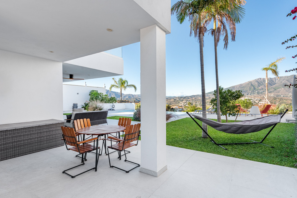 3 Bed Townhouse for sale in Cerros Del Aguila Costa Del Sol, Málaga, Spain
