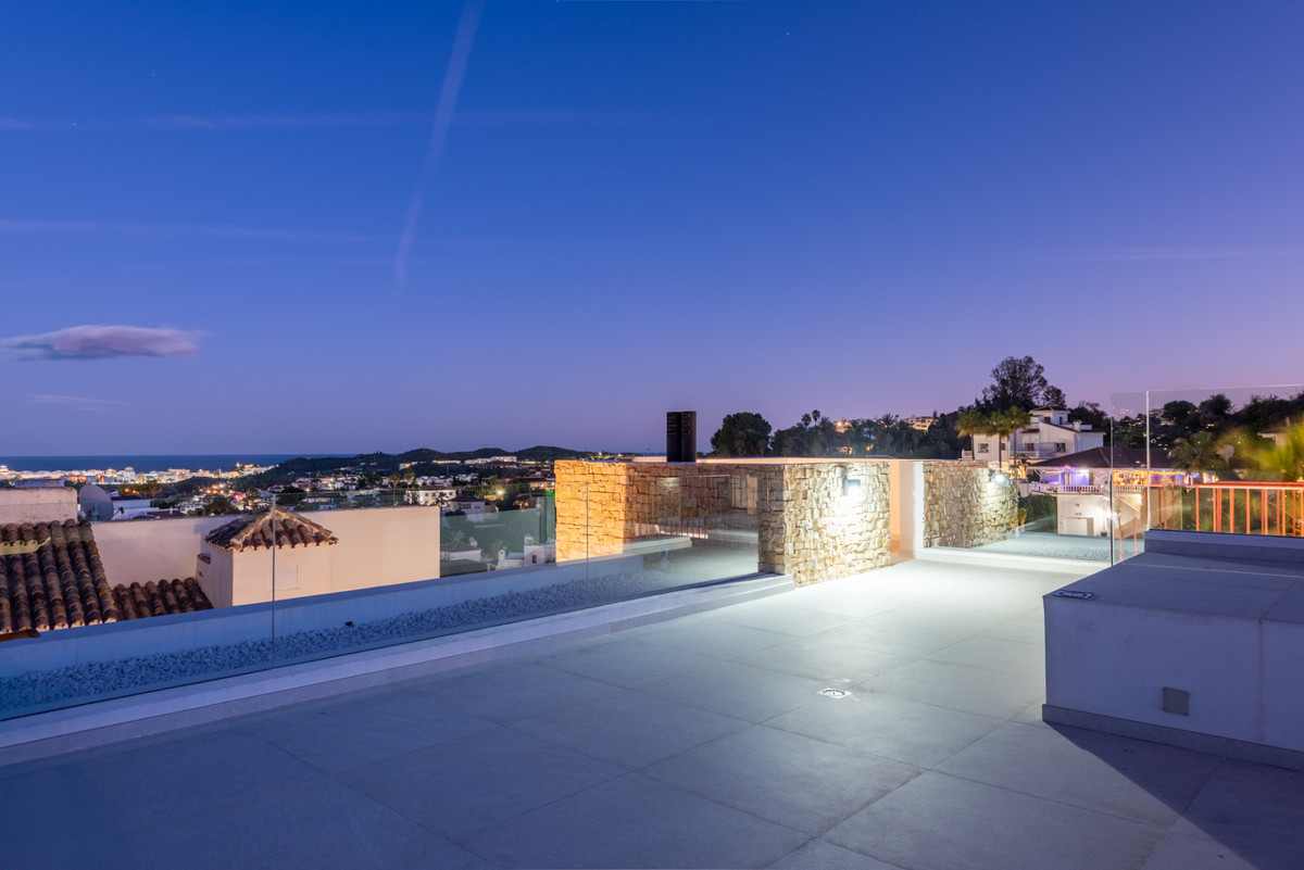3 Bed Townhouse for sale in Cerros Del Aguila Costa Del Sol, Málaga, Spain