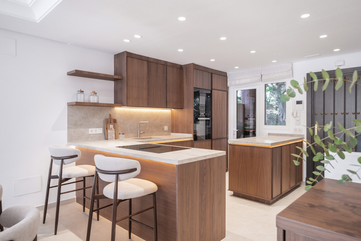 4 Bed Townhouse for sale in The Golden Mile Costa Del Sol, Málaga, Spain