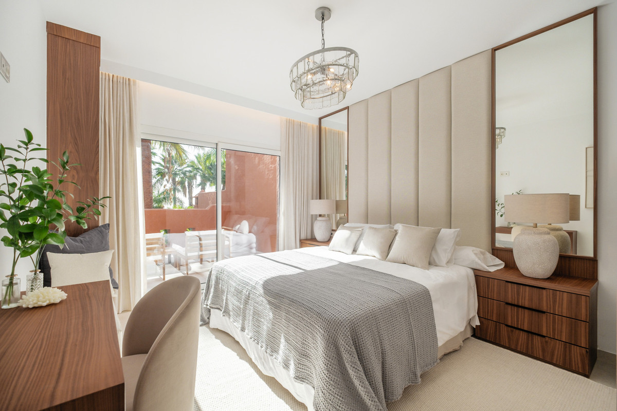 4 Bed Townhouse for sale in The Golden Mile Costa Del Sol, Málaga, Spain