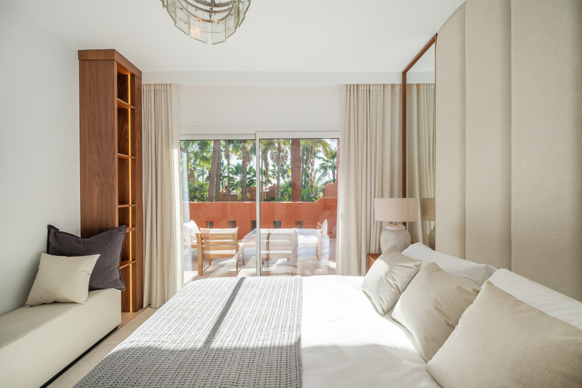 4 Bed Townhouse for sale in The Golden Mile Costa Del Sol, Málaga, Spain