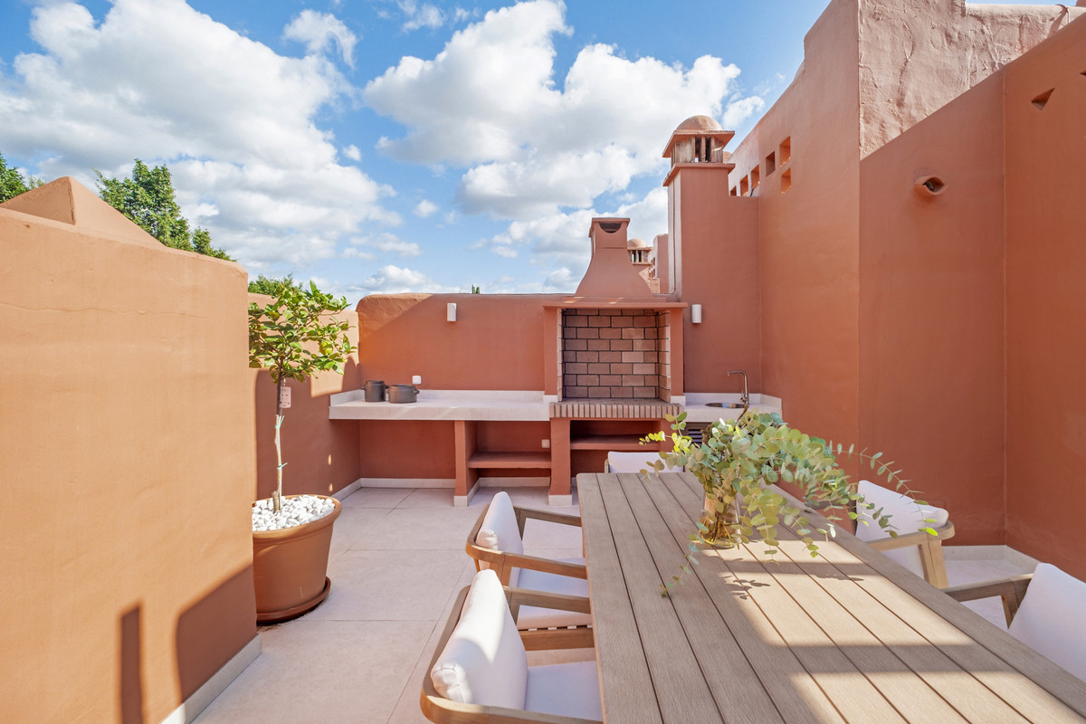 4 Bed Townhouse for sale in The Golden Mile Costa Del Sol, Málaga, Spain