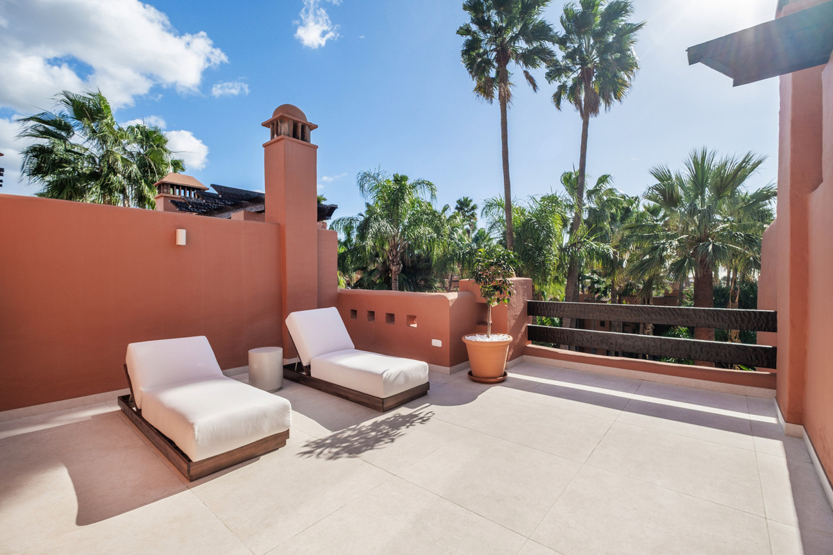 4 Bed Townhouse for sale in The Golden Mile Costa Del Sol, Málaga, Spain