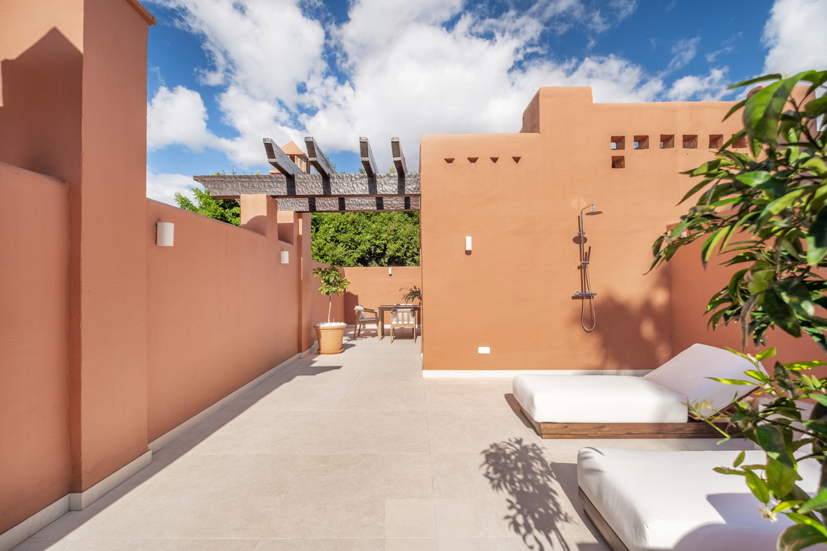 4 Bed Townhouse for sale in The Golden Mile Costa Del Sol, Málaga, Spain