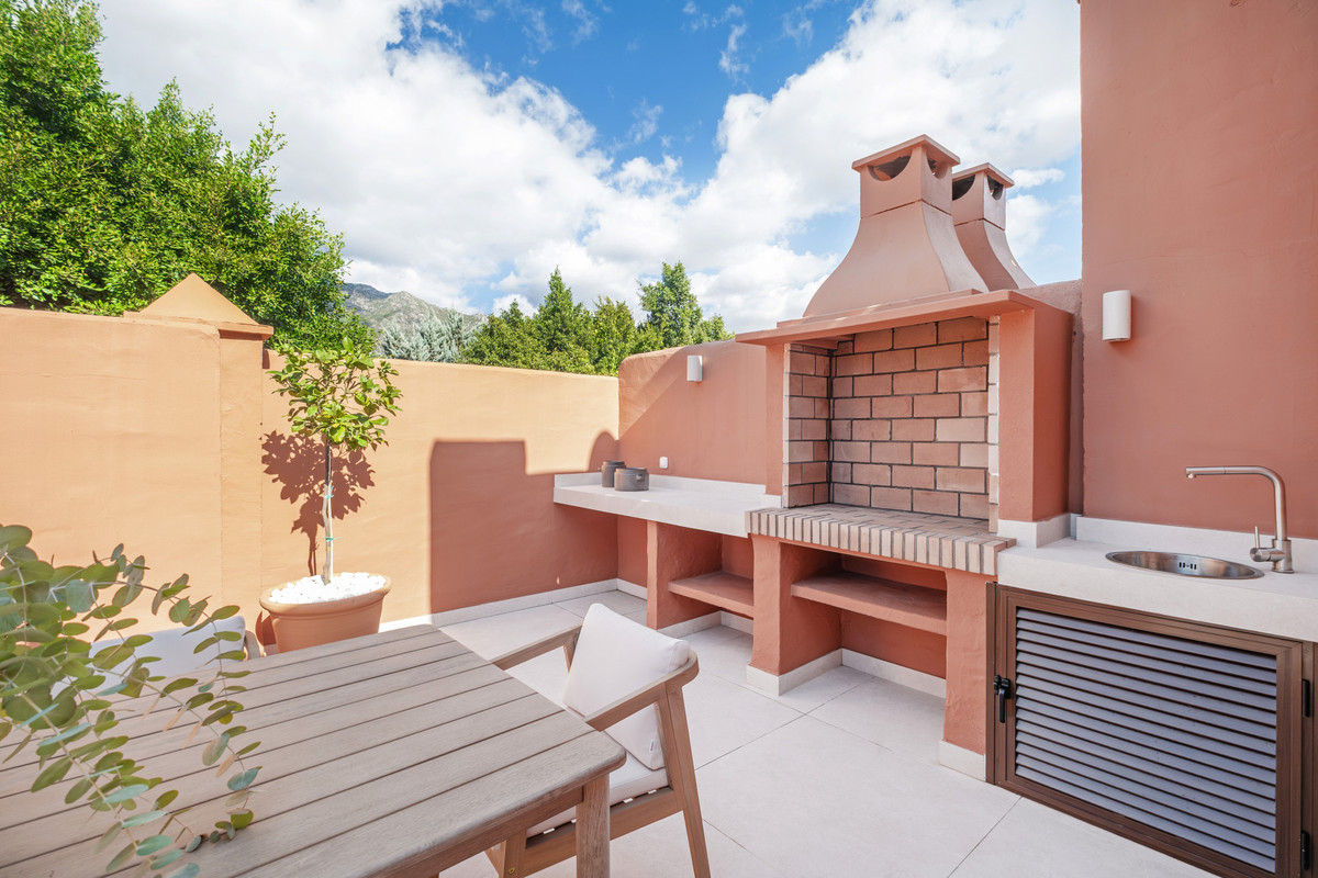 4 Bed Townhouse for sale in The Golden Mile Costa Del Sol, Málaga, Spain