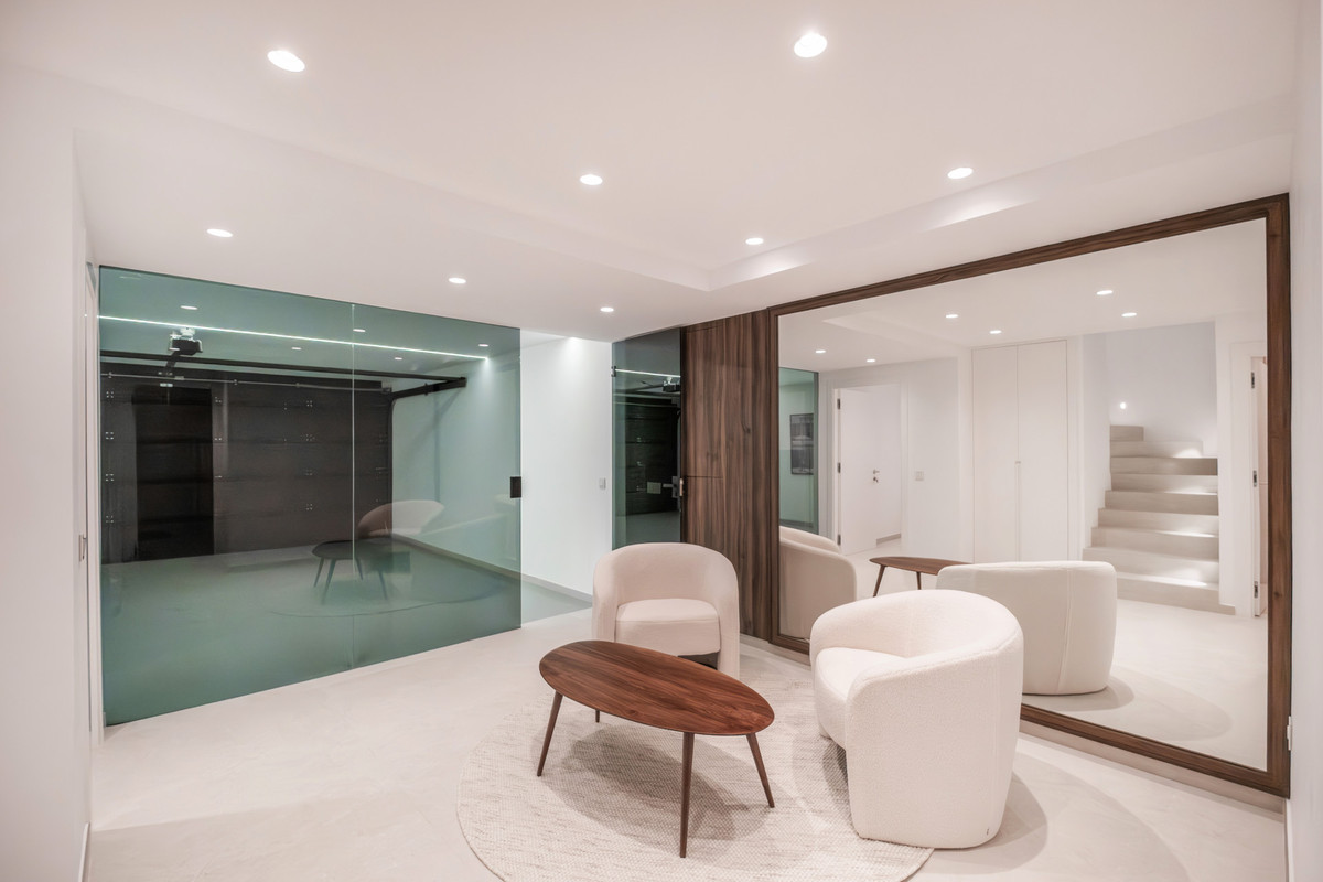 4 Bed Townhouse for sale in The Golden Mile Costa Del Sol, Málaga, Spain