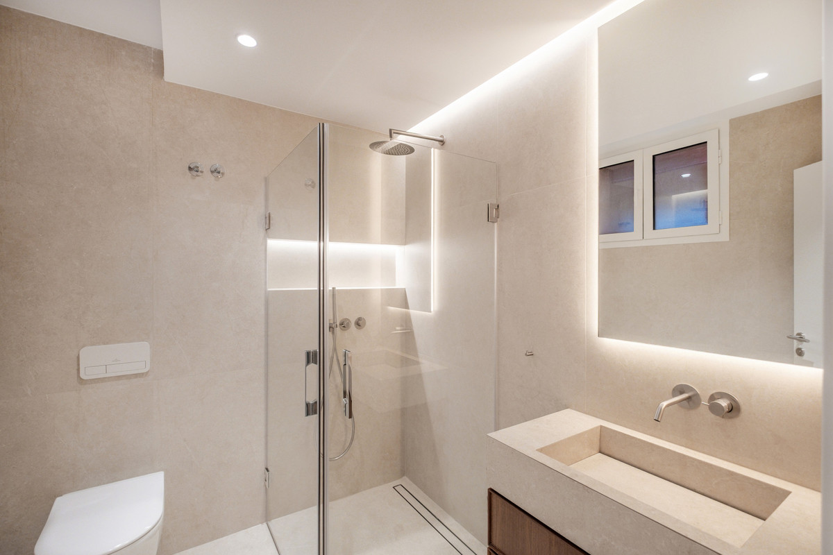4 Bed Townhouse for sale in The Golden Mile Costa Del Sol, Málaga, Spain