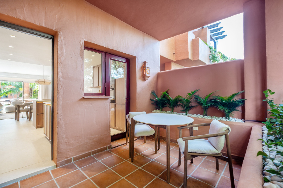 4 Bed Townhouse for sale in The Golden Mile Costa Del Sol, Málaga, Spain