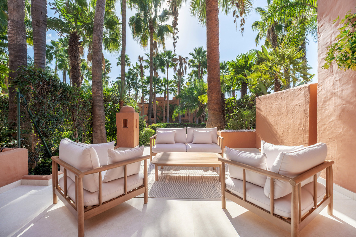 4 Bed Townhouse for sale in The Golden Mile Costa Del Sol, Málaga, Spain