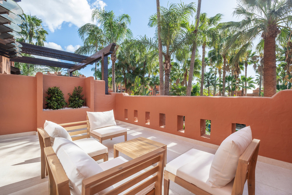 4 Bed Townhouse for sale in The Golden Mile Costa Del Sol, Málaga, Spain