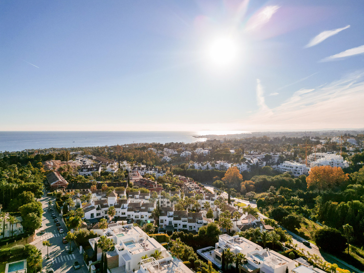 4 Bed Townhouse for sale in The Golden Mile Costa Del Sol, Málaga, Spain