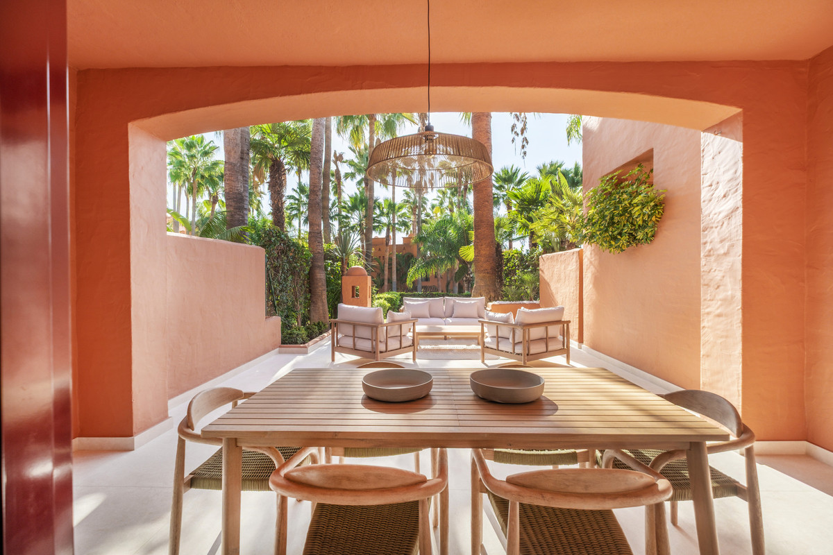 4 Bed Townhouse for sale in The Golden Mile Costa Del Sol, Málaga, Spain