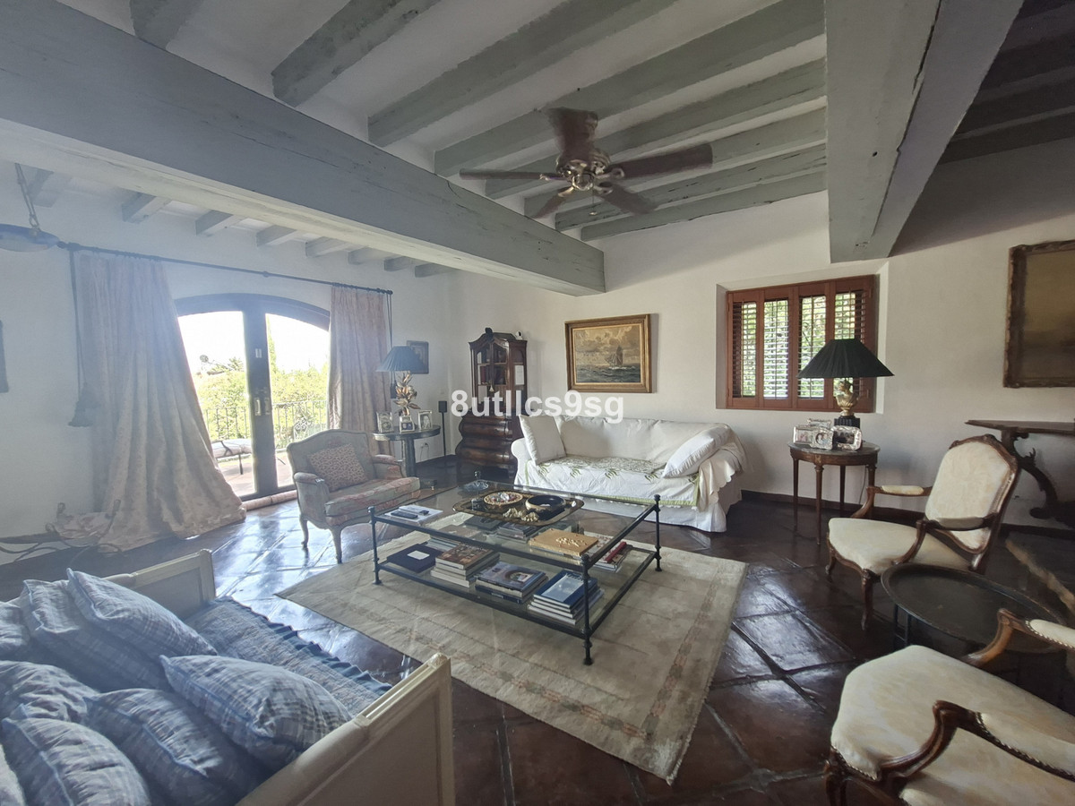 5 Bed Townhouse for sale in Aloha Costa Del Sol, Málaga, Spain