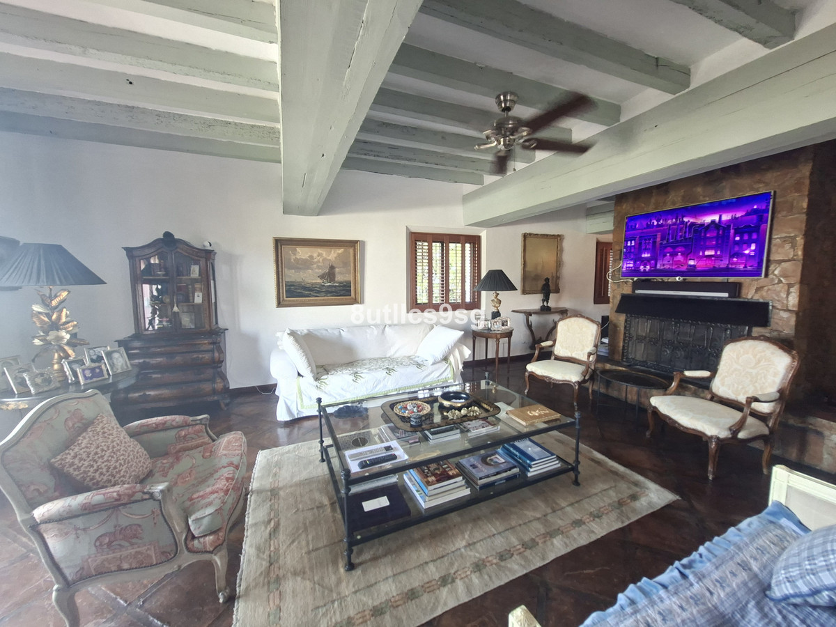 5 Bed Townhouse for sale in Aloha Costa Del Sol, Málaga, Spain