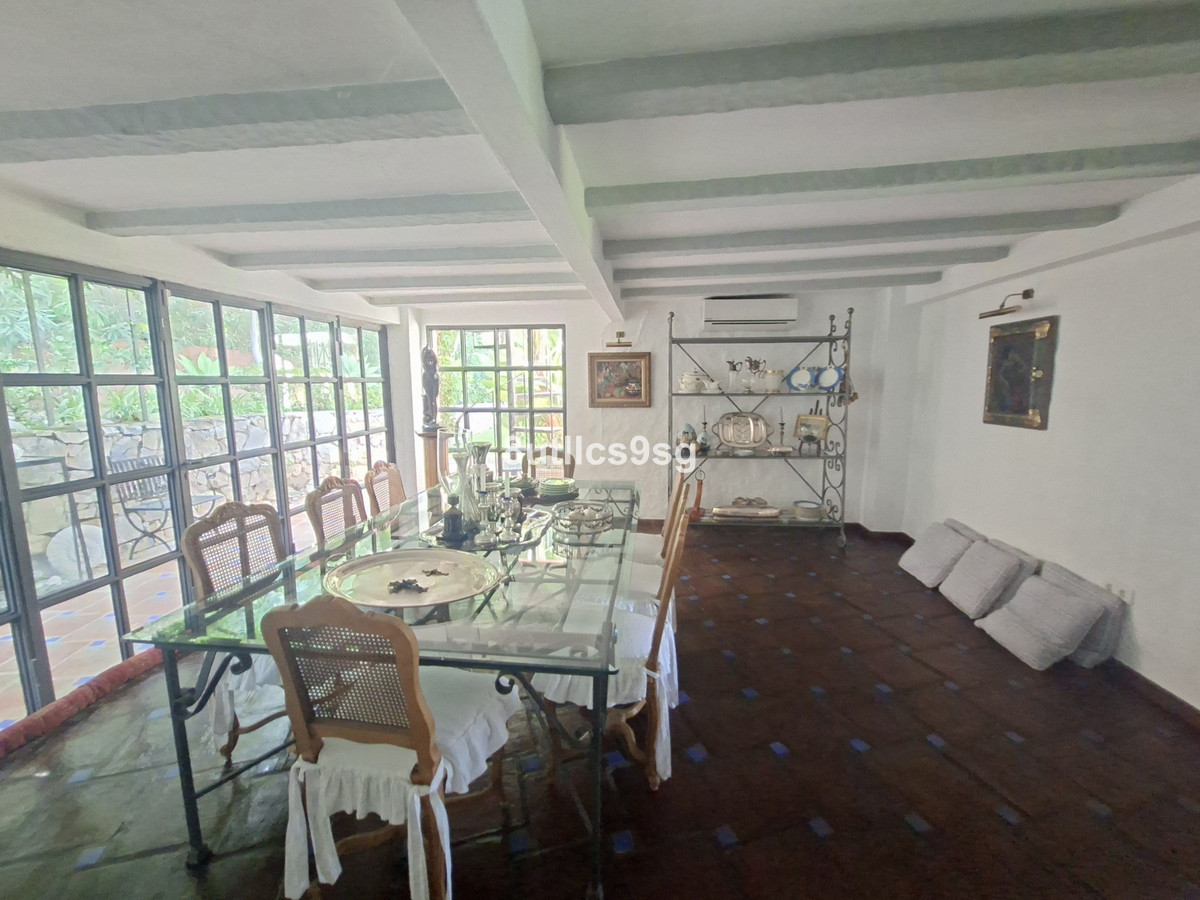 5 Bed Townhouse for sale in Aloha Costa Del Sol, Málaga, Spain