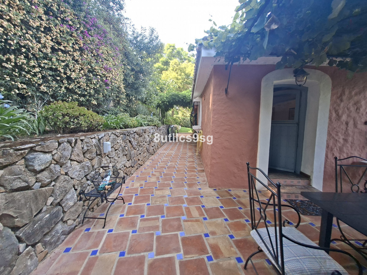 5 Bed Townhouse for sale in Aloha Costa Del Sol, Málaga, Spain