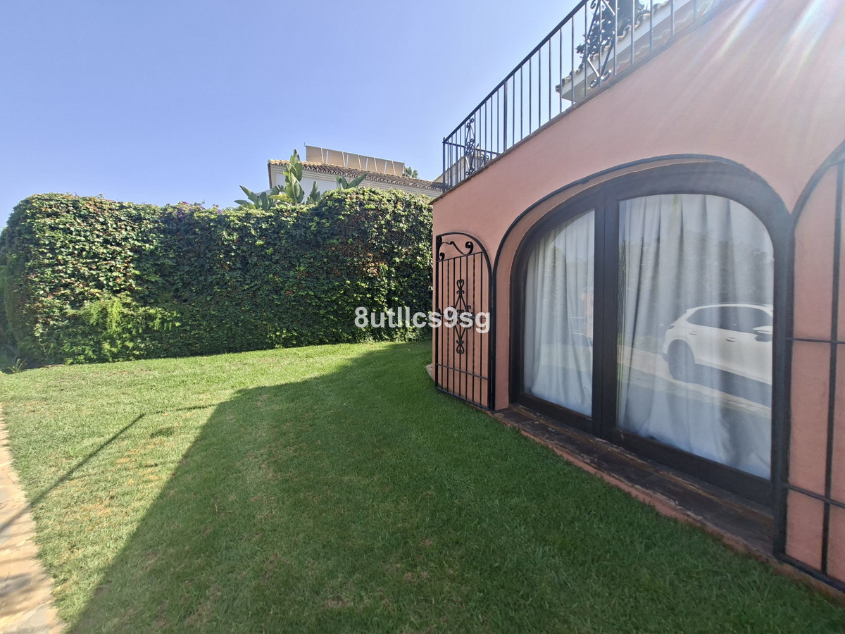 5 Bed Townhouse for sale in Aloha Costa Del Sol, Málaga, Spain