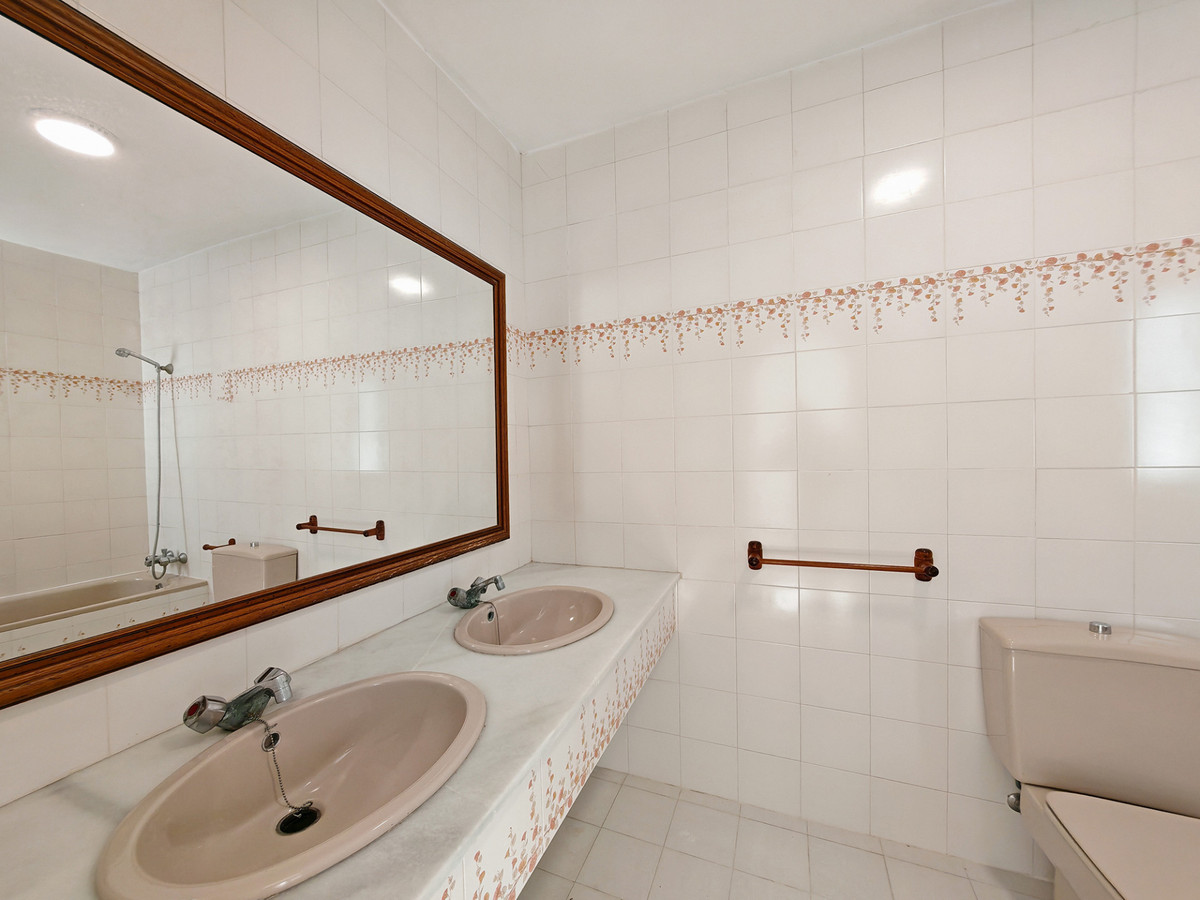 2 Bed Townhouse for sale in Cabopino Costa Del Sol, Málaga, Spain