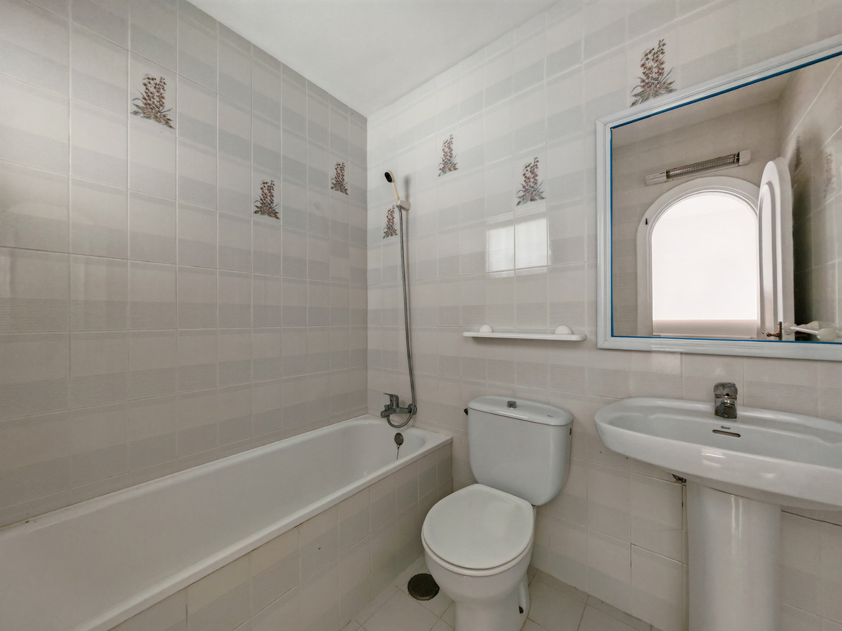 2 Bed Townhouse for sale in Cabopino Costa Del Sol, Málaga, Spain