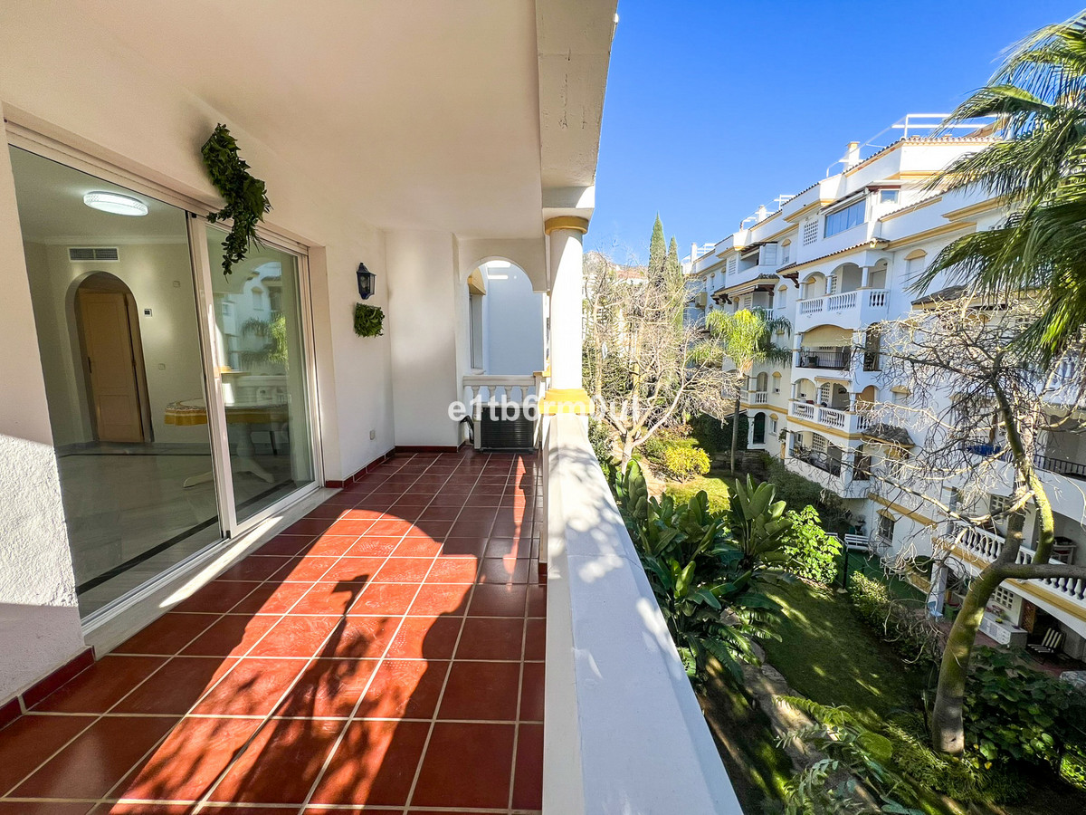 Se vende Apartamento Planta Media de 2 dormitorios en Costa Del Sol, Málaga, España