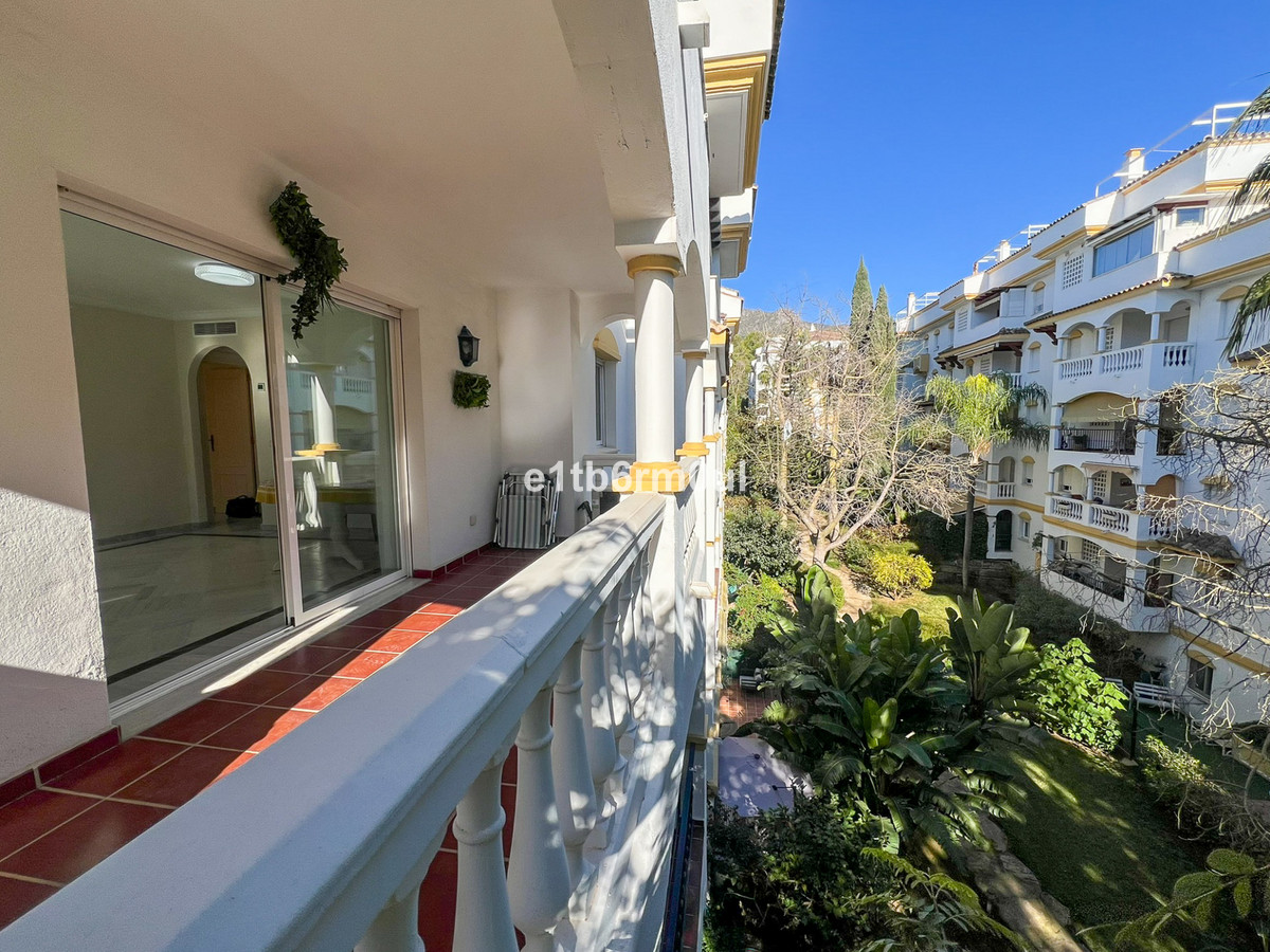 Se vende Apartamento Planta Media de 2 dormitorios en Costa Del Sol, Málaga, España