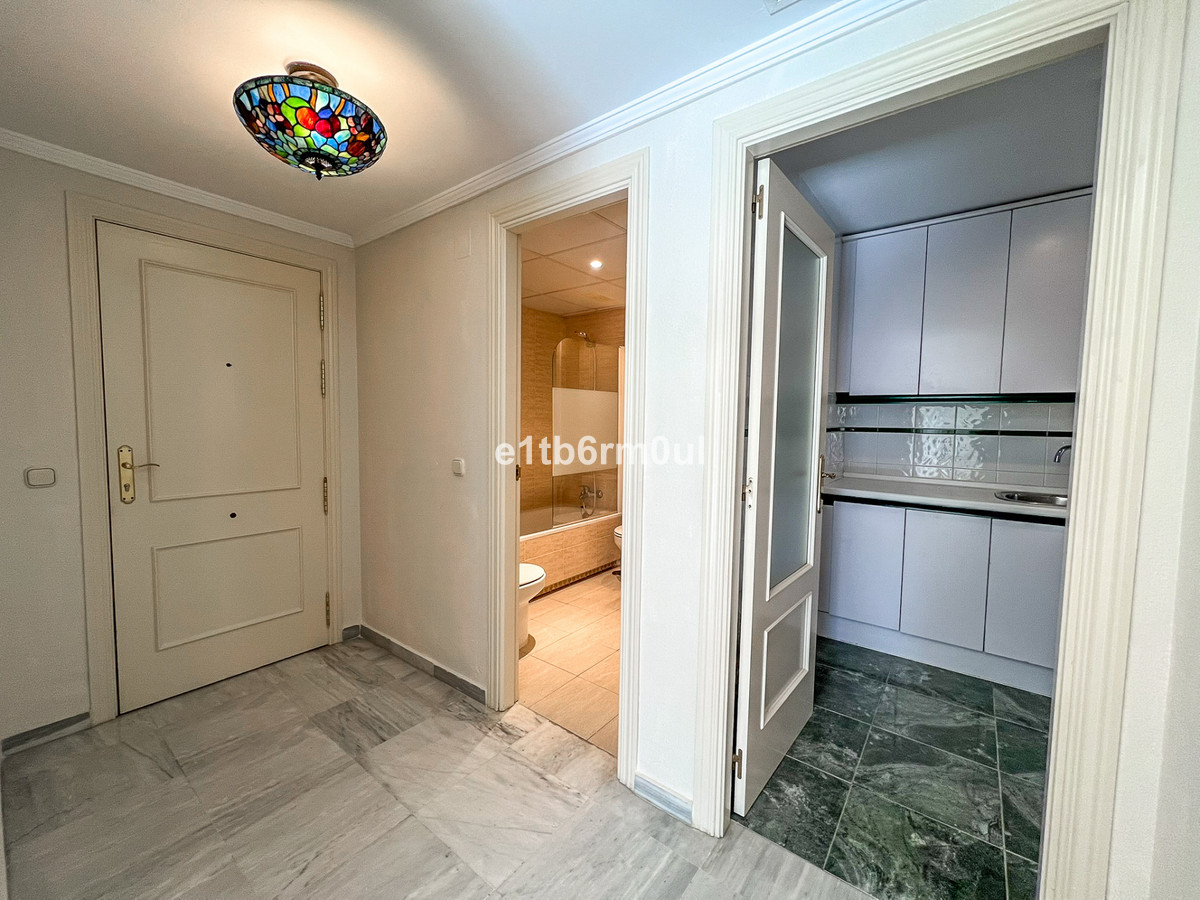 Se vende Apartamento Planta Media de 2 dormitorios en Costa Del Sol, Málaga, España