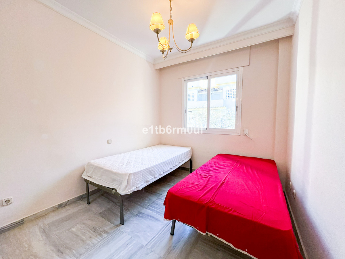 Se vende Apartamento Planta Media de 2 dormitorios en Costa Del Sol, Málaga, España
