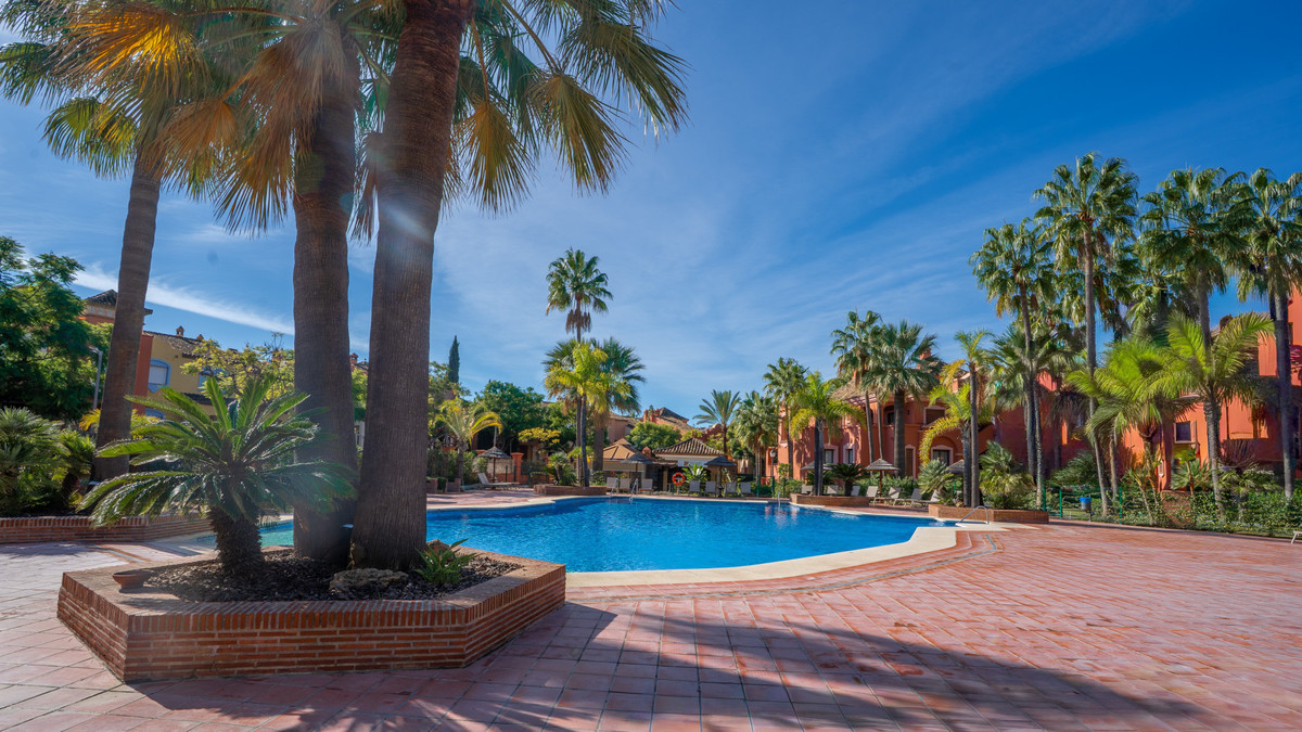 2 Bed Apartment for sale in Puerto Banús Costa Del Sol, Málaga, Spain