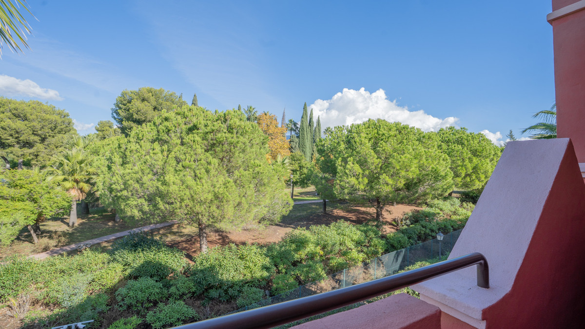 2 Bed Apartment for sale in Puerto Banús Costa Del Sol, Málaga, Spain