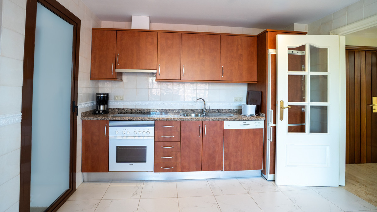 2 Bed Apartment for sale in Puerto Banús Costa Del Sol, Málaga, Spain