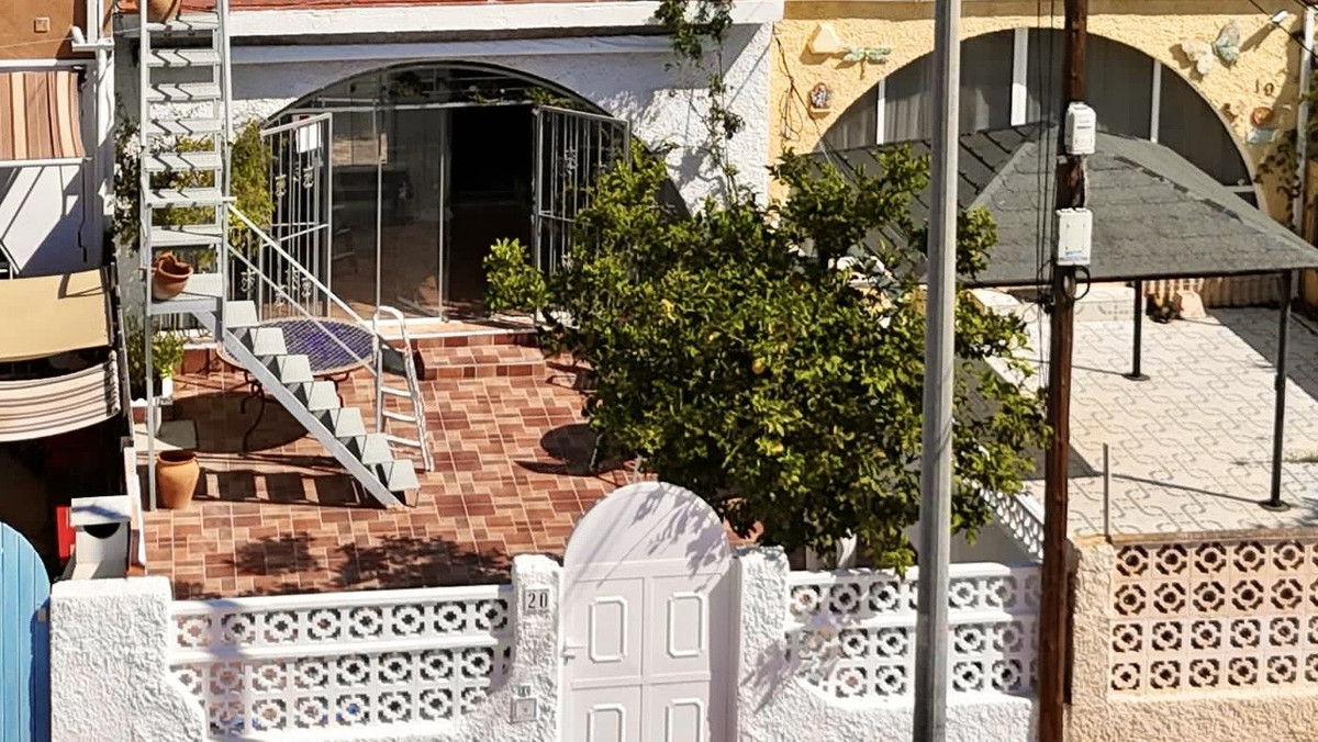 2 Bed Townhouse for sale in Playa Flamenca Costa Blanca, Alicante, Spain
