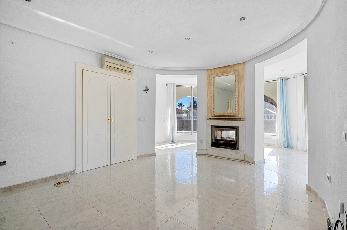 Se vende Villa - Chalet de 4 dormitorios en Costa Blanca, Alicante, España
