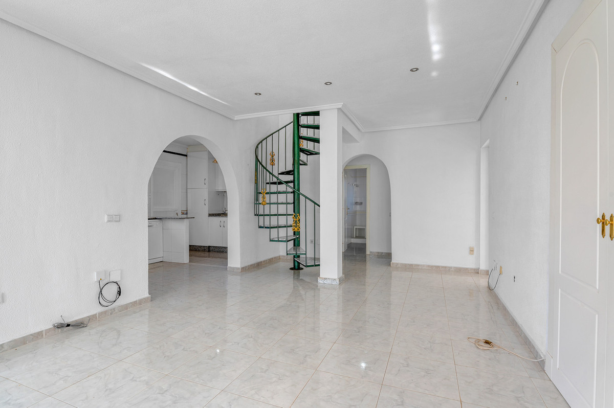 Se vende Villa - Chalet de 4 dormitorios en Costa Blanca, Alicante, España