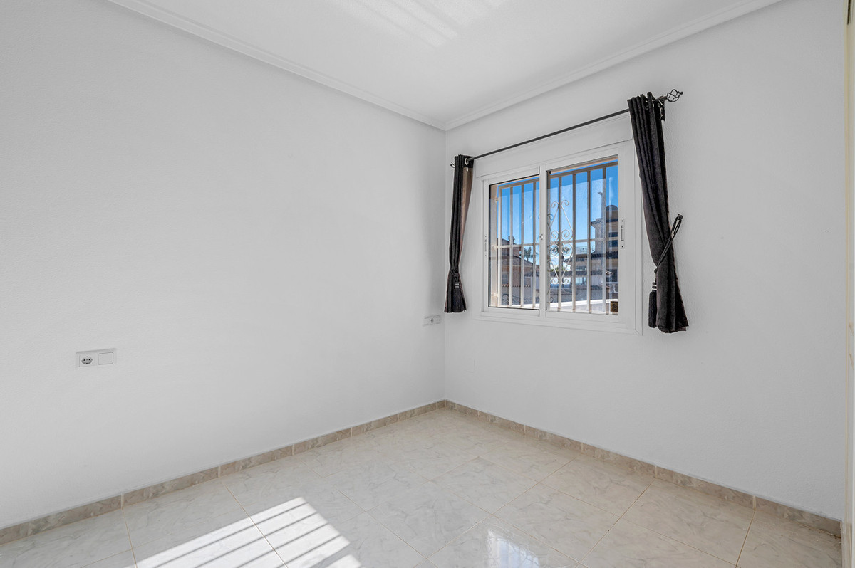 Se vende Villa - Chalet de 4 dormitorios en Costa Blanca, Alicante, España