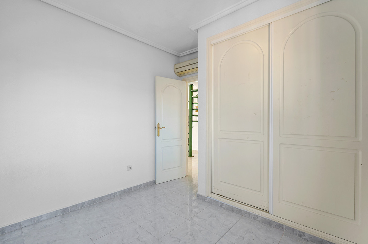 Se vende Villa - Chalet de 4 dormitorios en Costa Blanca, Alicante, España
