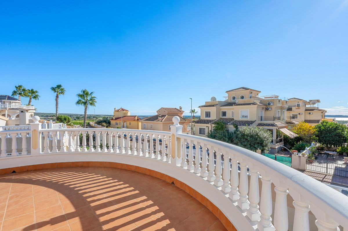 Se vende Villa - Chalet de 4 dormitorios en Costa Blanca, Alicante, España