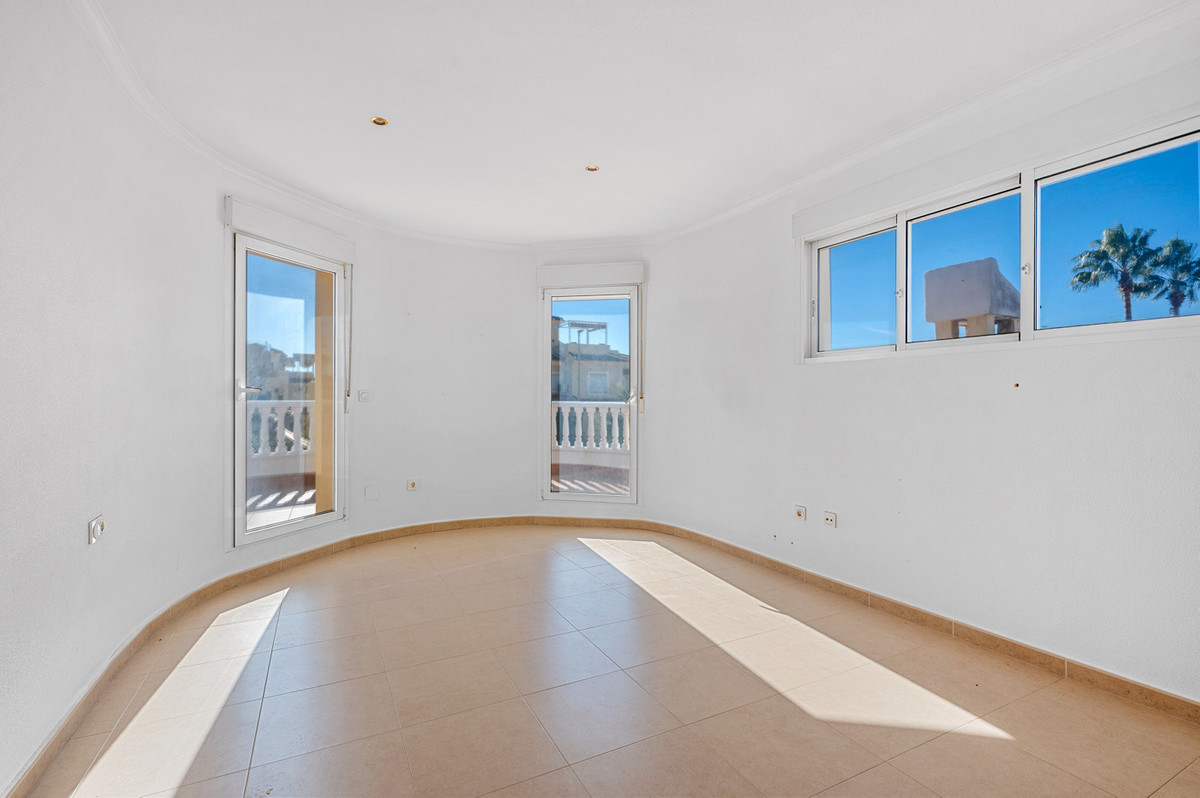 Se vende Villa - Chalet de 4 dormitorios en Costa Blanca, Alicante, España
