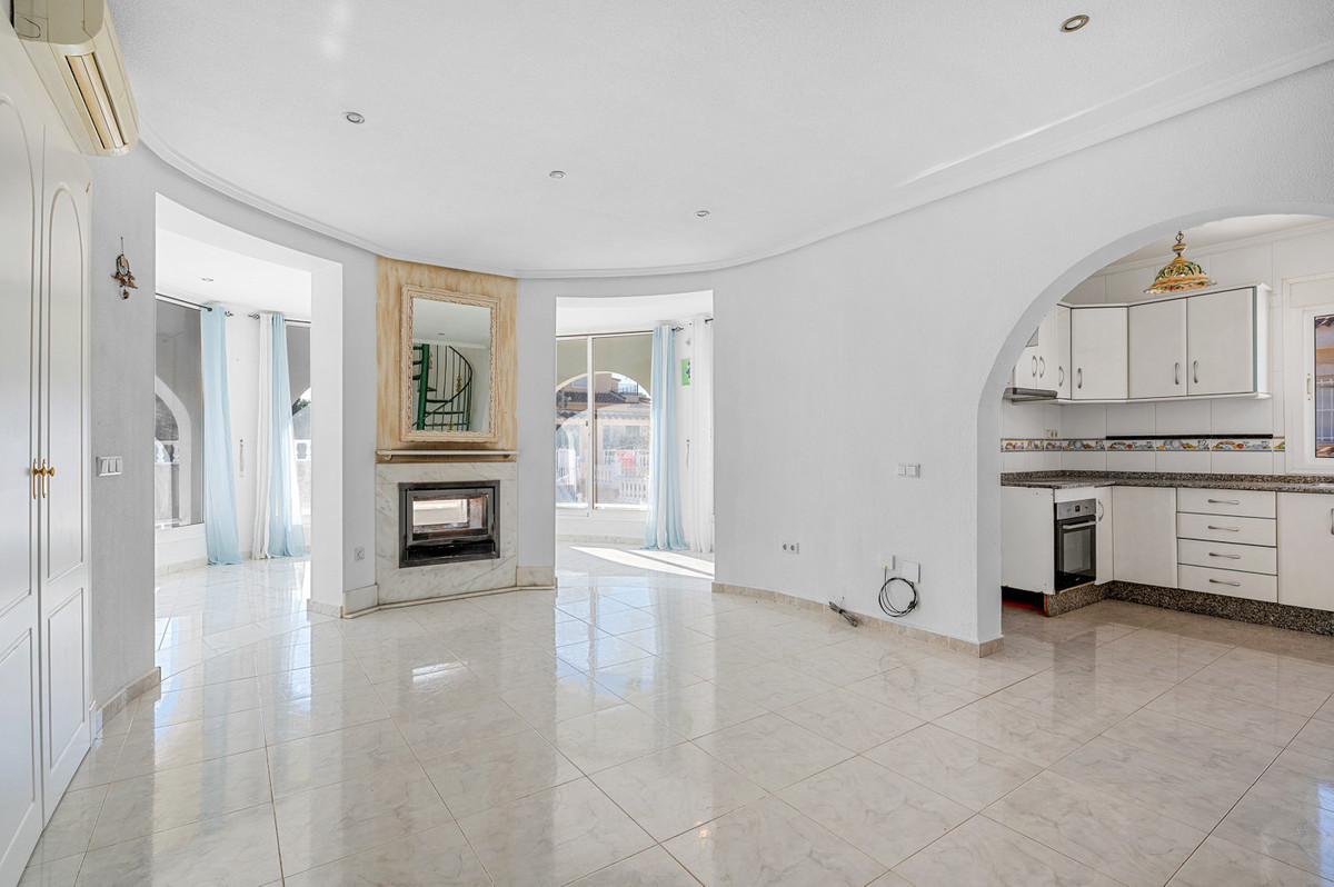 Se vende Villa - Chalet de 4 dormitorios en Costa Blanca, Alicante, España