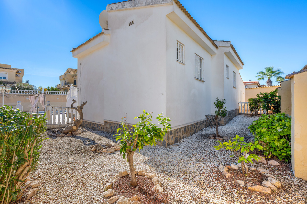 Se vende Villa - Chalet de 4 dormitorios en Costa Blanca, Alicante, España