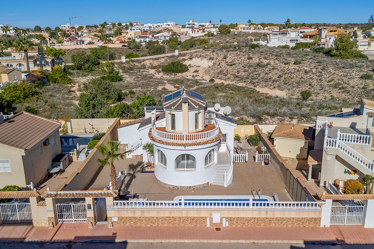 Se vende Villa - Chalet de 4 dormitorios en Costa Blanca, Alicante, España