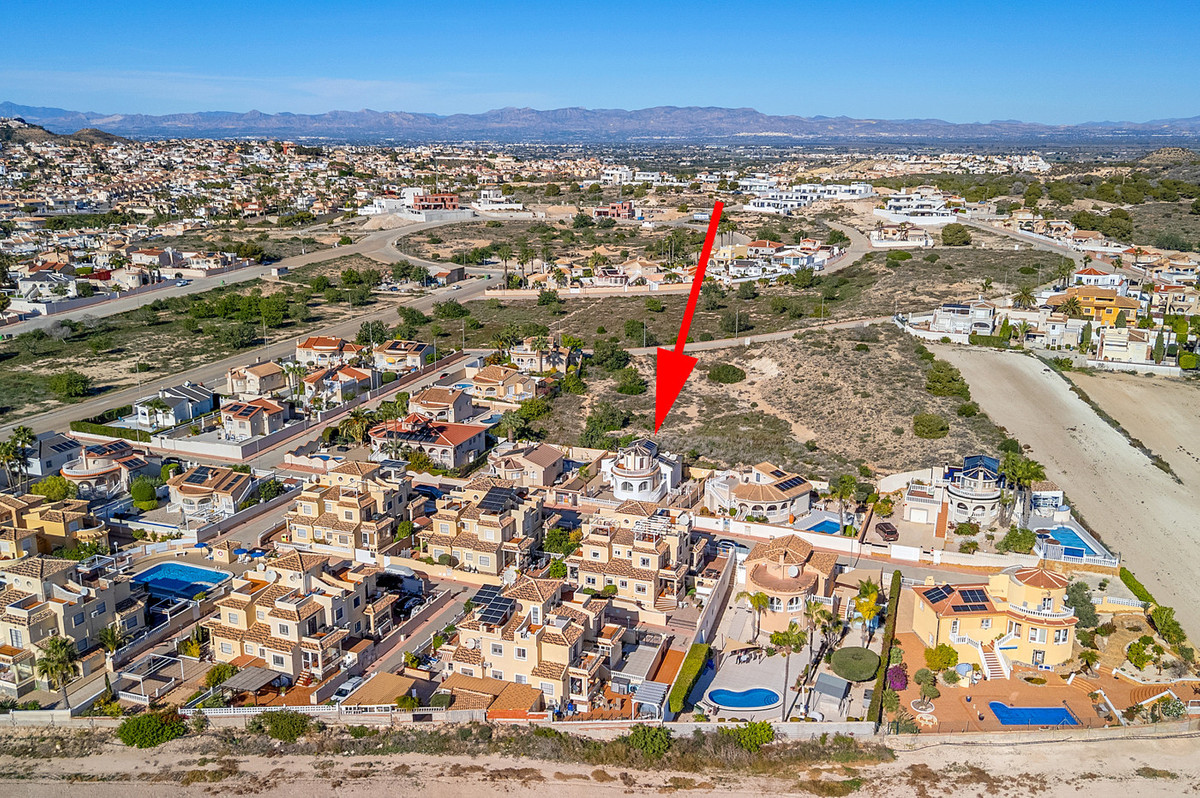 Se vende Villa - Chalet de 4 dormitorios en Costa Blanca, Alicante, España