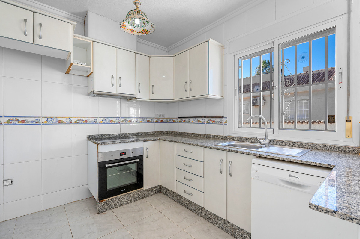 Se vende Villa - Chalet de 4 dormitorios en Costa Blanca, Alicante, España