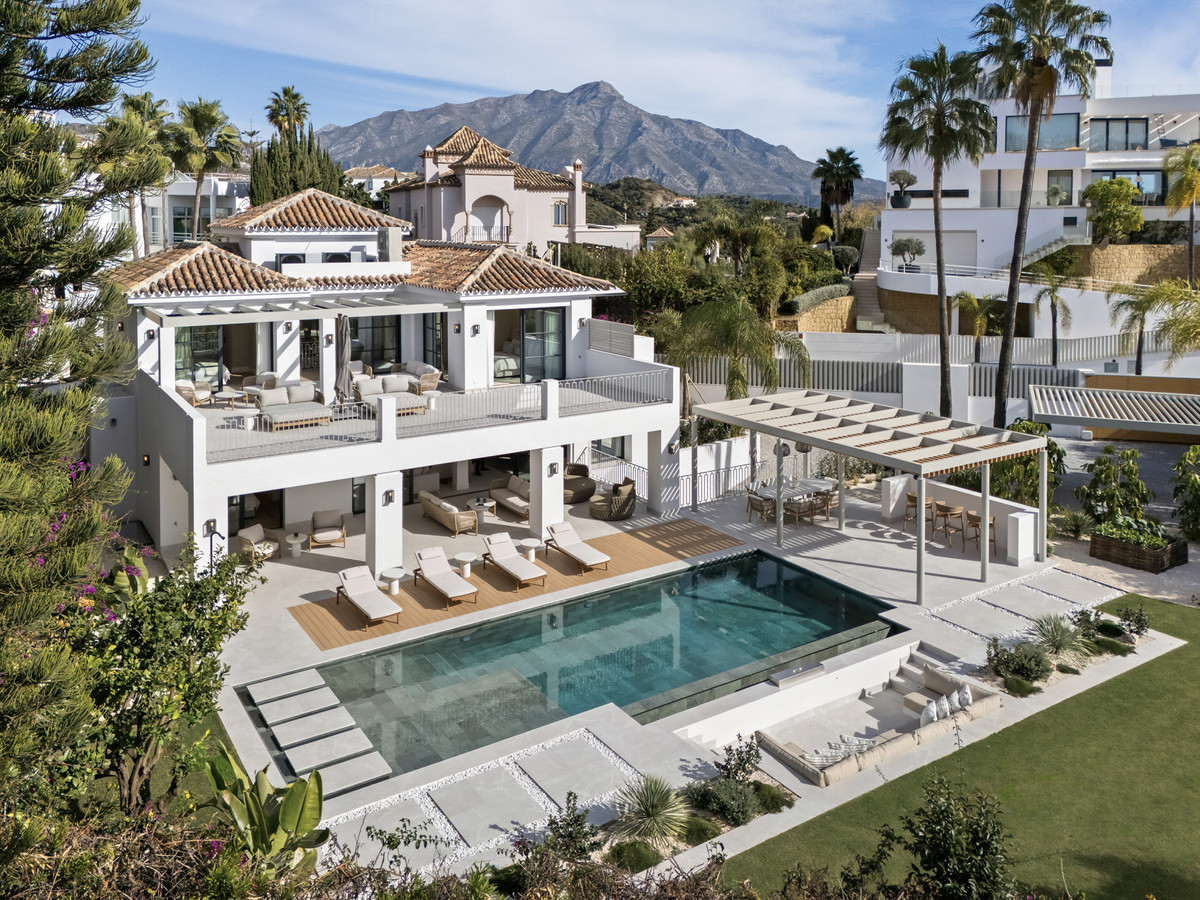 Se vende Villa - Chalet de 5 dormitorios en Costa Del Sol, Málaga, España