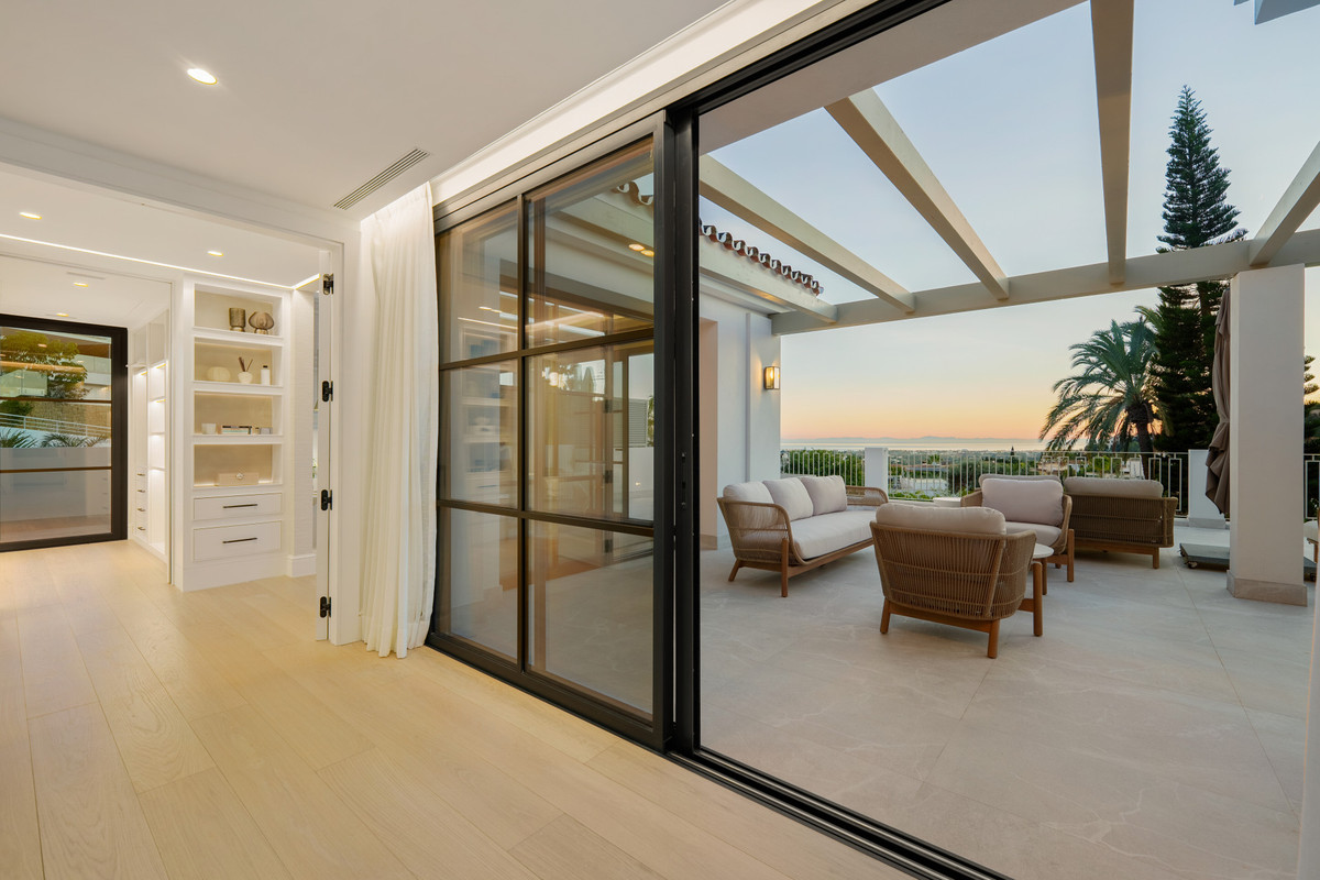Se vende Villa - Chalet de 5 dormitorios en Costa Del Sol, Málaga, España