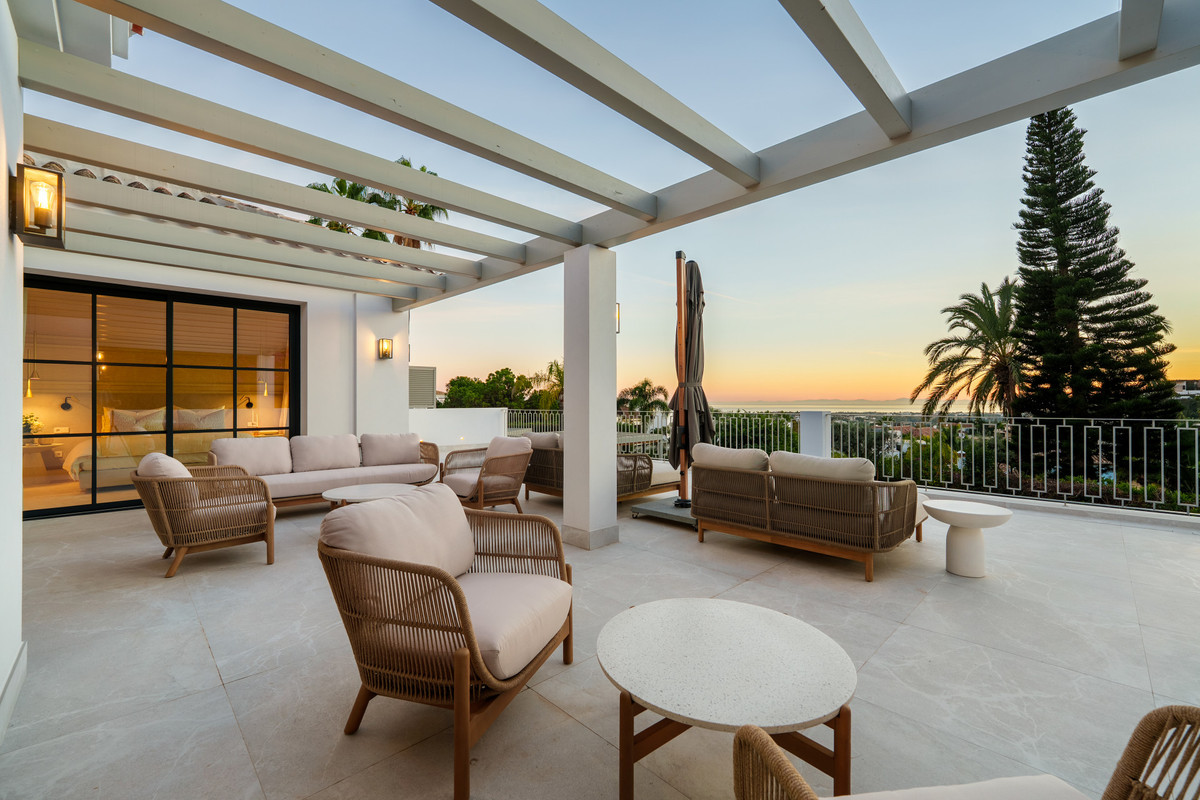 Se vende Villa - Chalet de 5 dormitorios en Costa Del Sol, Málaga, España