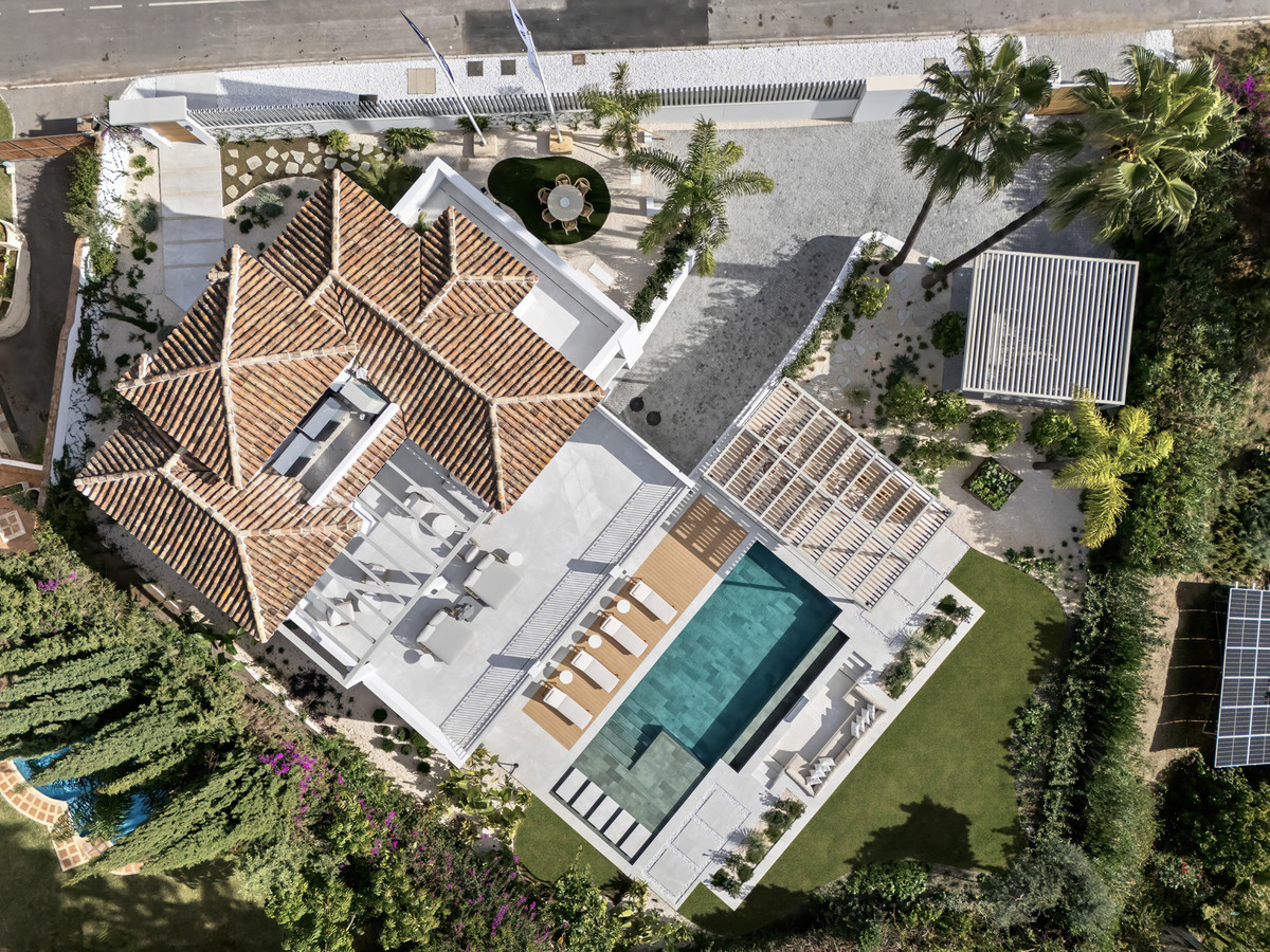 Se vende Villa - Chalet de 5 dormitorios en Costa Del Sol, Málaga, España