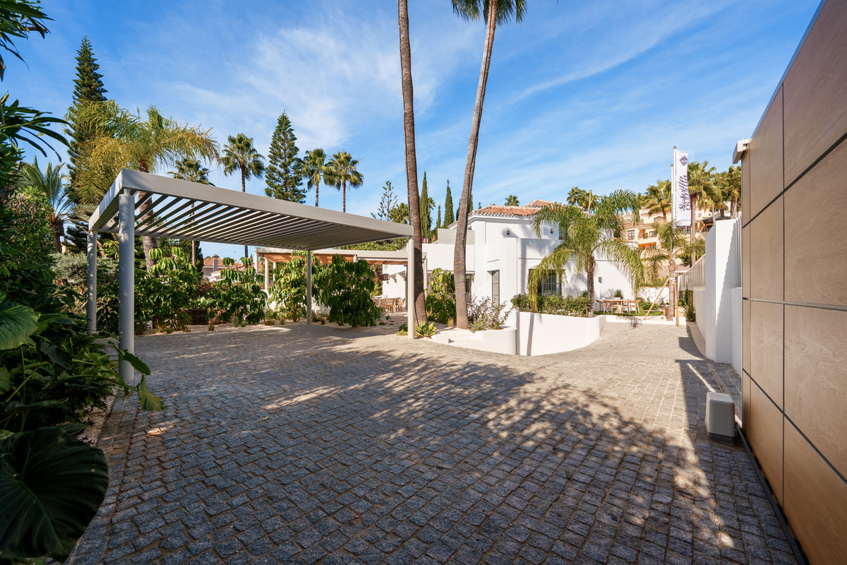 Se vende Villa - Chalet de 5 dormitorios en Costa Del Sol, Málaga, España