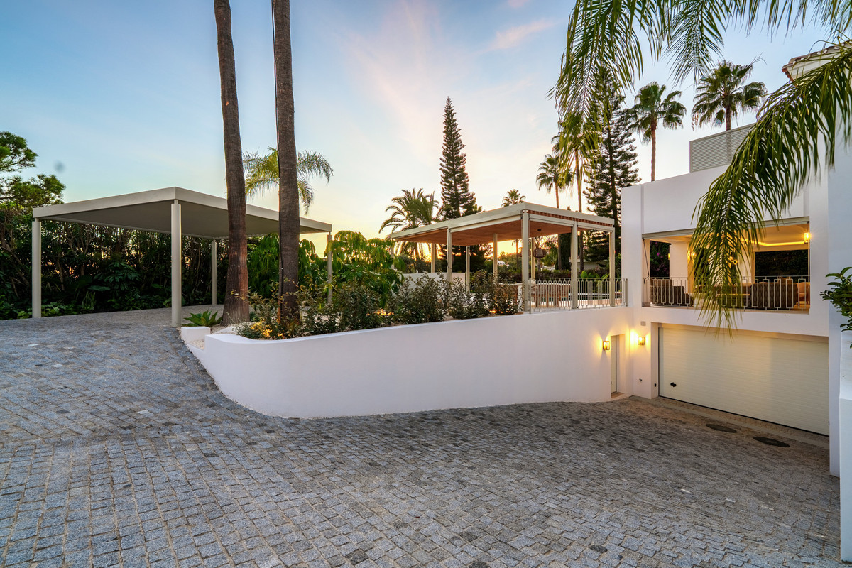 Se vende Villa - Chalet de 5 dormitorios en Costa Del Sol, Málaga, España