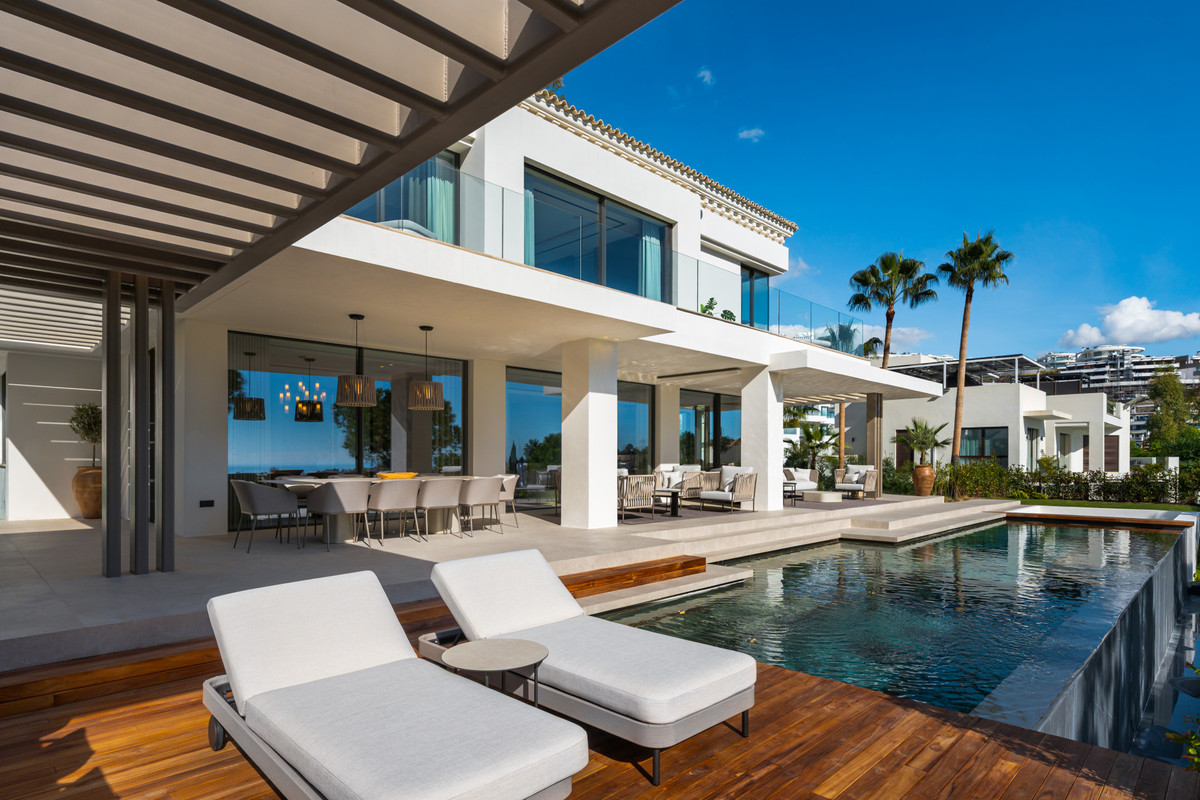 Se vende Villa - Chalet de 6 dormitorios en Costa Del Sol, Málaga, España