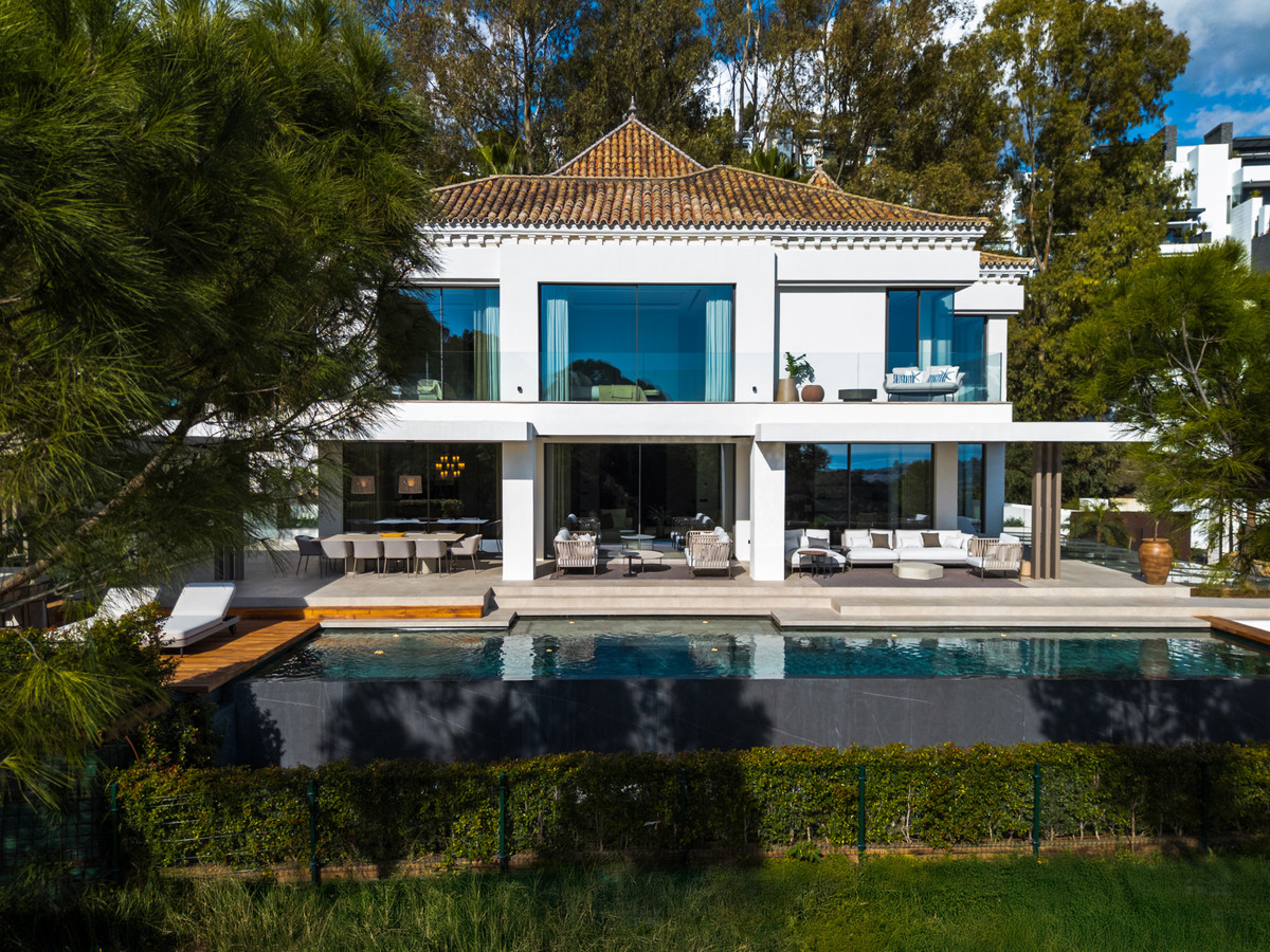 Se vende Villa - Chalet de 6 dormitorios en Costa Del Sol, Málaga, España